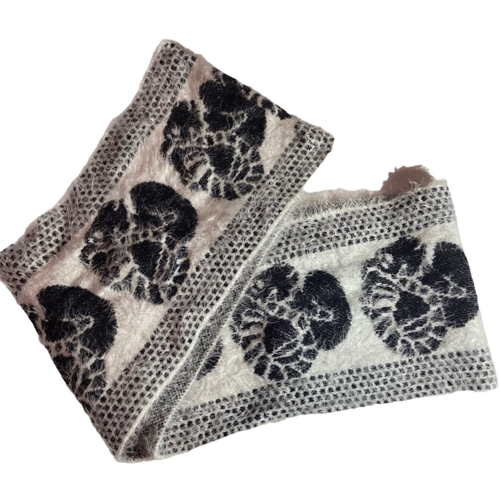 INFINITY BLACK AND OFF WHITE PRINTED SCARF